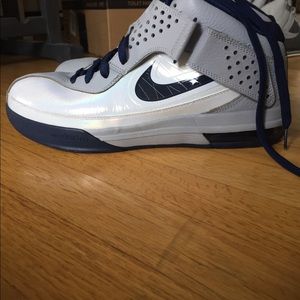 Men’s Soldier V Lebron James Sneakers size 13